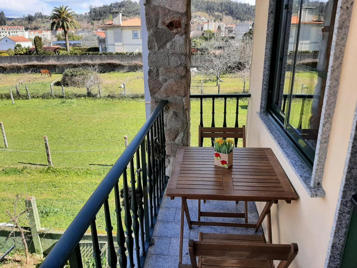 Apartamento AS CARBALLAS Caldas De Reis Esterno foto